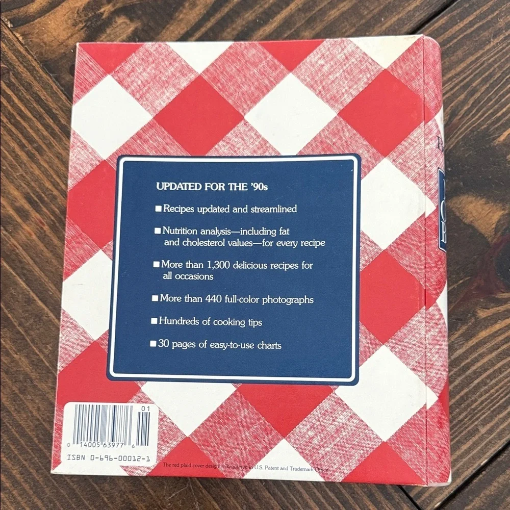 Better Homes And Gardens Red and White Plaid Cookbook with Blue Title Panel